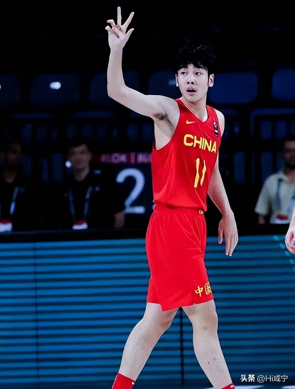 关于中国篮球新星崭露头角，年轻球员成为关注焦点的信息